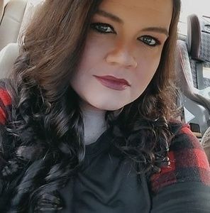 Meet your Posher, Candice